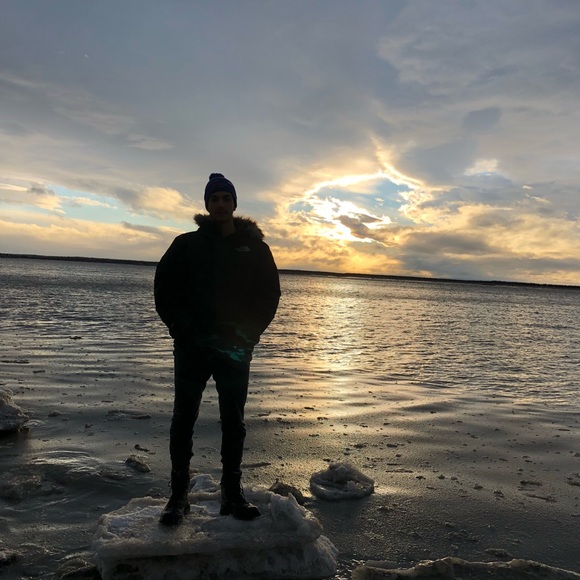 Meet your Posher, Josh - Picture 1 of 1